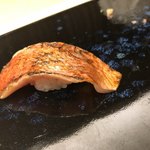 鮨 しょう - キンメの炙り握り