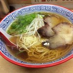 淡水軒 - ラーメンは鶏ガラと鰹で旨味が深くあっさり