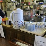 味処花しょく - お茶はセルフサービスでした