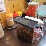 博多ラーメン 長浜や - 卓上の調味料です