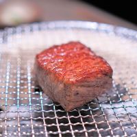 USHIGORO S. NISHIAZABU - 川岸牧場 サーロインステーキの炭火焼き