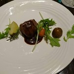 グラスフェッドビーフ(放牧牛)のステーキ～イタリア産赤ワインと黒トリュフのソース～