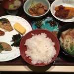 Nagoya Kuraun Hoteru - 名古屋めし朝食バイキング