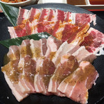 Ajino Ganko En - 肉は牛と豚バラかな