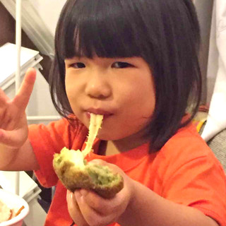イベント出店で大人気！「アボガドチーズコロッケ」