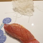 鮨処 音羽別館 - 大間のトロです！