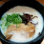 Hakatatonkotsunitamamuryoukaedama - とんこつラーメン