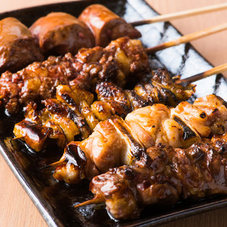 Made with Oku-Mikawa chicken! Yakitori (grilled chicken skewers) grilled over charcoal