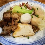 香港麺 新記 - 全部具入りつゆなし麺の香港麺