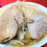 ラーメン二郎 - 豚