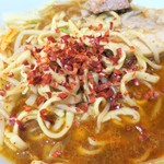 ラーメン二郎 - 粗挽き唐辛子投下～♪