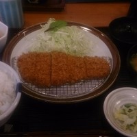 とんかつ まい泉 青山本店 - ロースカツ定食　990円