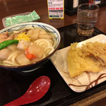 丸亀製麺 - 【期間限定品】ごろごろ野菜の揚げだしうどんと、天ぷら