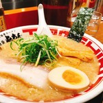 屯ちん - 東京豚骨ラーメン 680円