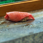 寿司栄 - 鮪中トロ