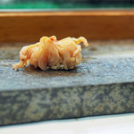 寿司栄 - 閖上の赤貝の握り