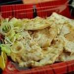炭焼スモークチキン　福の鳥 - ゆずポンをかけた炭焼スモークチキンたたき