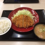 かつや - ロースカツ定食全景