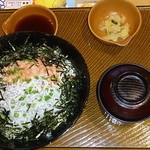 ガスト - まぐろと釜揚げしらすの二色丼朝定食