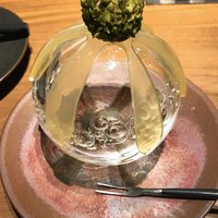 エ・オ ベルナール・ロワゾー・スィニャテュール - これ、ほんまは上に薄いｶﾘｯとしたやつ乗っかってんねん(笑)
                食べてもーてん。
