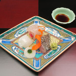 山乃尾 - お造りには赤そい