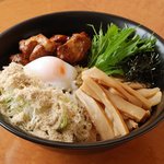 油そば専門店浜そば - モチモチの麺と温泉卵の相性がバツグンｯ！！
