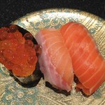 Heiroku Sushi - 鮭くらべセット（税別290円）