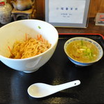 小陽春茶房 - ジャージャー麺と汁ビーフン