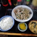 キッチンあべ - 野菜炒め（小ライス，みそ汁，漬物）