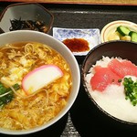 奥京 - ふんわり玉子どしそばとﾐﾆﾏｸﾞﾛ山かけ丼ｾｯﾄ820円