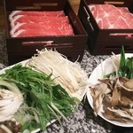 Shabushabu Miyama - 牛肉＆豚肉セット  お肉は2人分  1人1段ずつ