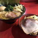 家系総本山 ラーメン 吉村家 - チャーシューメン+野菜畑+白玉（くずれ） ¥810+60+10
