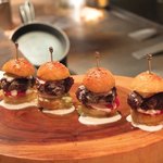 鉄板バンビーナbyうしごろ - スライダーバーガー