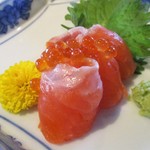 柳家 - サクラマスのお造り：九頭竜川のサクラマス と 鱒子 です。