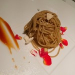 ベッラ・ヴィスタ - デザート②・モンブラン。中はアイスクリーム！！