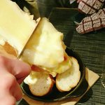 立呑みビストロ やまもと - ラクレットチーズ