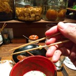 鳥茂 - 箸はないので串で！