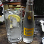 庚申酒場 - けっこうこぼさず入ってるみたい