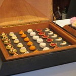 プレスキル - 宝石箱に入った小菓子