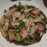 ビストロ　アギャット - パルマ産生ハムと山形県産有機野菜のサラダ   米粉のクレープ仕立て  1,800円