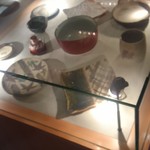 銀座 久兵衛 銀座本店 - 待機用の部屋にあった皿、、、魯山人（さん）のものらしいです