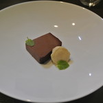 アキヒサ ハンダ - ショコラのテリーヌ