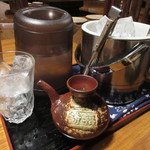 炭火焼肉たけさん亭 - 泡盛 於茂登 一合 750円(税別)　(2017.11)