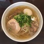 らーめん喜楽 - しおラーメン 味玉
      
