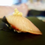 奴寿司 - ［2017/11］おまかせ 十二貫(6000円)・寿司⑤ はがつおの握り 出汁醤油につけた生姜