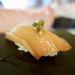 奴寿司 - ［2017/11］おまかせ 十二貫(6000円)・寿司⑧ ぶりのづけの握り わさびと青胡椒