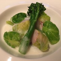 ミチノ・ル・トゥールビヨン - 白菜で巻いた河豚と彩り野菜 バターモンテしたクリーム 河豚の煮凝り
