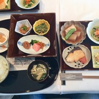 ル・クール神戸 - 和定食（- 五国の旬の味わい - 季節の焼き魚 - 須磨海苔 - 高本農場のこしひかり　御飯　または　お粥 - 地産の味噌汁 - 地元旬野菜の漬物）