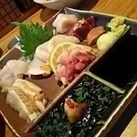 分家 無邪気 - 地鶏盛合わせ（刺身）