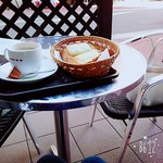 珈琲専科 貴族 - 柵のおかげで人目も気にならず。